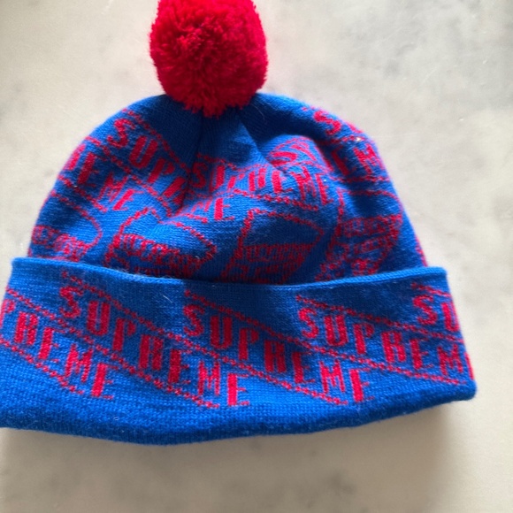 Supreme hat - Picture 1 of 2